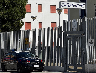 Porto Recanati, si schianta contro un muretto e rifiuta l’alcoltest: denunciato 40enne